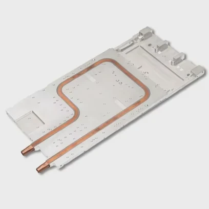 Placa de refrigeración líquida para cargador de bordo
