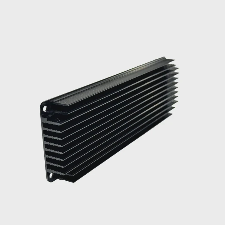 Aluminio extruido anodizado de OEM para disipador de calor