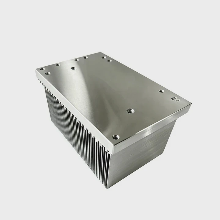 Disipador de Calor de Aluminio con Aletas Soldadas