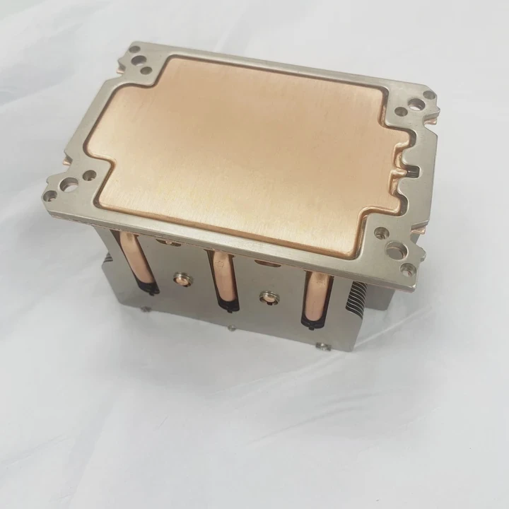 Dissipateur thermique en cuivre personnalisé VC avec tubes de chaleur