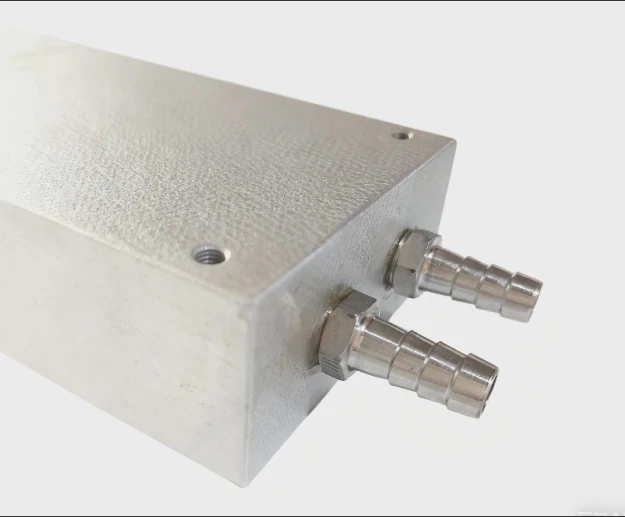 Plaque de refroidissement liquide en aluminium
